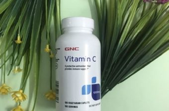 Viên uống vitamin C 1000mg GNC có tốt không-1